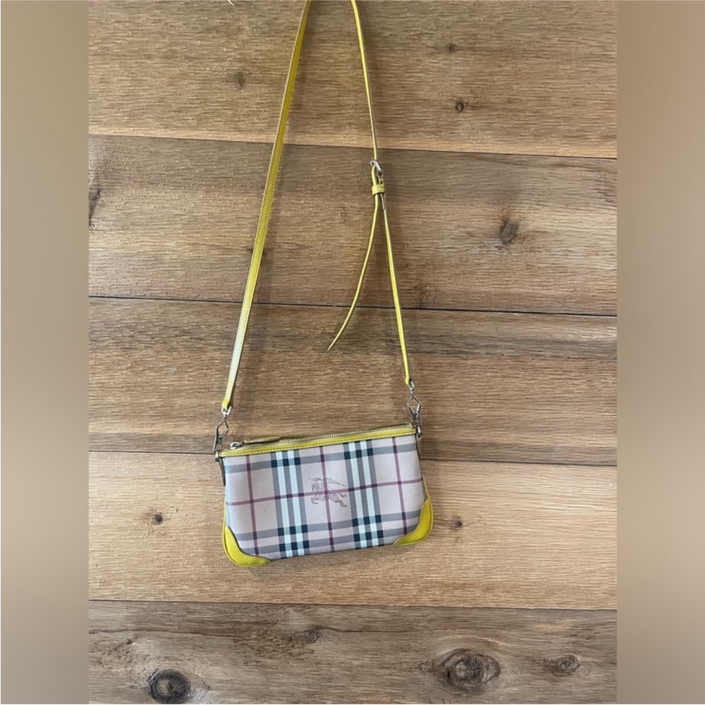 Guaranteed authentic Burberry Peyton crossbody in yellow! 💛